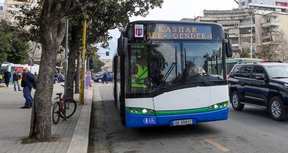 Transporti publik nis punen me gjysme kapaciteti, ja hapi i radhes
